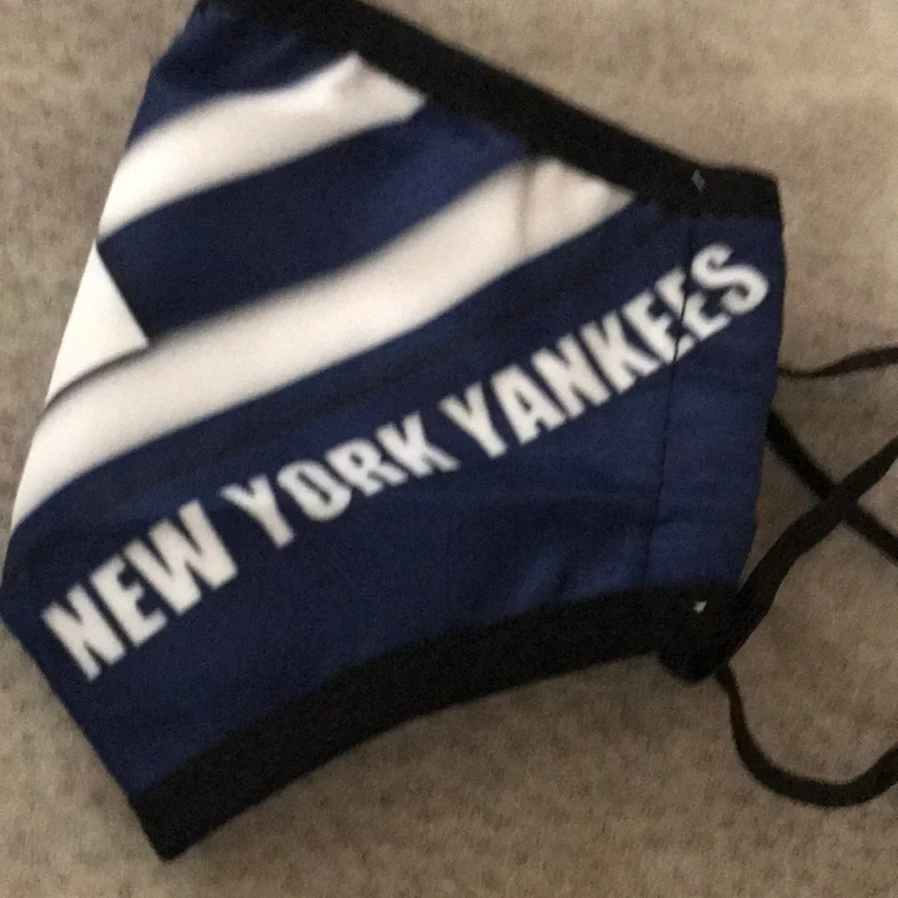 6/$20 New York Yankees face mask